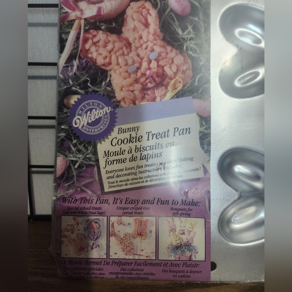 1996 Wilton Easter BUNNY Rice Crispy Treat COOKIE ON STICK Pan #2105-8106 NEW - Picture 2 of 4